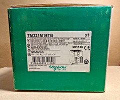 Schneider Electric TM221M16TG M221 Controller, 16 Transistor PNP IO New In Box