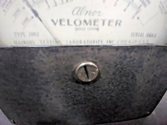 Vintage ALNOR Velometer 3002 Air Flow Velocity Meter w/ Accessories & Case 1