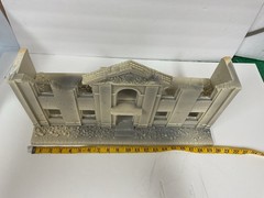 White Foam 20 inch Front building w/2nd Floor, Marx soldiers #2