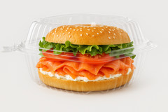 Dart C53PST1 5.3″ ClearSeal Hinged Clamshell Container – 13.8oz – Case of 500