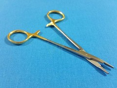 T/C PREMIUM GRADE HEMOSTAT WITH SCISSORS 4.5″ WITH TUNGSTEN CARBIDE INSERTS