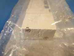SMC SV3300-5FU, Solenoid Air Control Valve, Four-Way / Three-Position, 24V DC