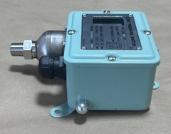 NEW NO BOX- SMC Pressure Switch ISG211-031 0.02~0.3MPa Press Range, 1.0MPa Proof