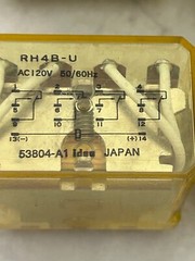Lot Of 5 idec 53804-A1 RH4B- U AC 120V 50/60Hz NEW