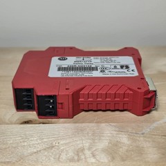 Allen-Bradley 440R-N23132 MSR127TP Guardmaster Safety Relay 24V AC/DC Ser C