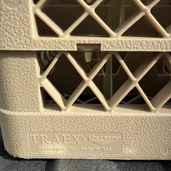 Traex TR6BBBB Beige 25 Compartment Glass Rack with 4 Extenders