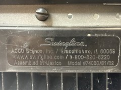 Heavy Duty Swingline 3 Hole Punch Model 74030 Cuts through 20 Sheets