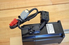 Yaskawa SGMAH-04A1F-AP41 400w AC Servo Motor Encoder 200v 3,000rpm 1.27Nm 2.8amp