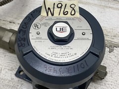 Ue United Electric F110A 7BS Temperature Controller 0-400f 125/250v-ac Nice