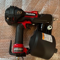 Makita AN732H High Pressure 75mm Coil Nailer with Air Duster, Lightweight 2.3kg