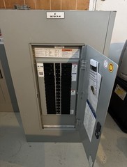 EATON POW-R-LINE 100A 208Y/120V 3PH 4W PANELBOARD EZB2036RBS NEW UNUSED