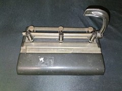 Master Products 3 Hole Punch, Model 3-25, Black, Used, Great Condition