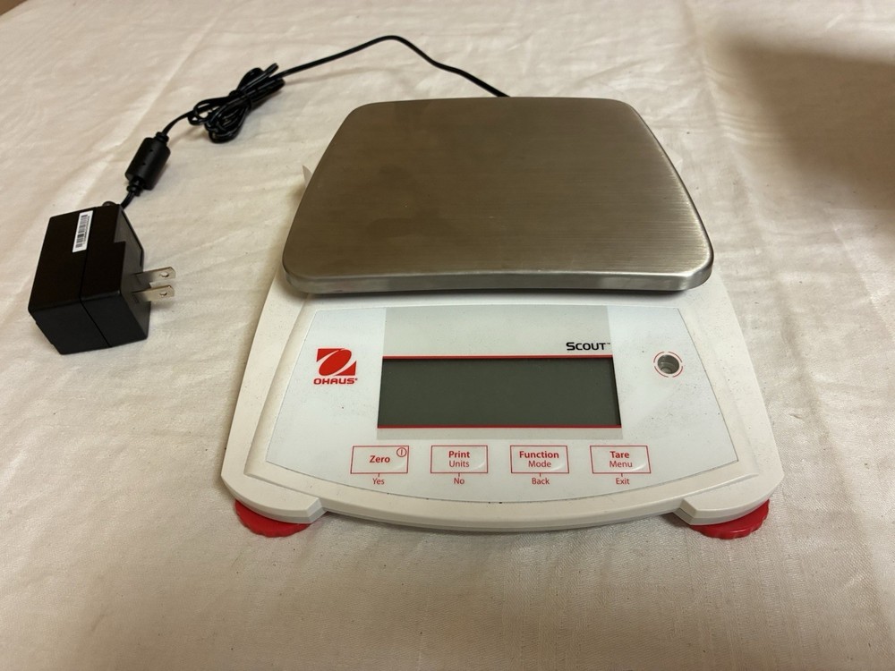 NEW OPEN BOX Ohaus Scout SPX621 Portable Precision Balance