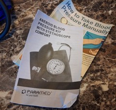 PARAMED Aneroid Sphygmomanometer with Stethoscope Manual Blood Pressure