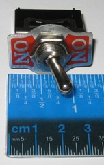 ON / NONE / ON Toggle Switch – SPDT – 125V 20A – 250V 15A – 1/2″ Panel Mount