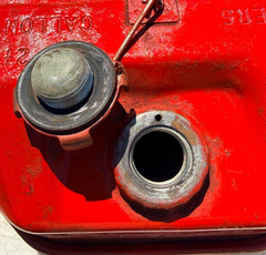 Vintage Metal BLITZ 2.5 Gallon Gas Can DOT-5 L USMC 20-2 1/2-84