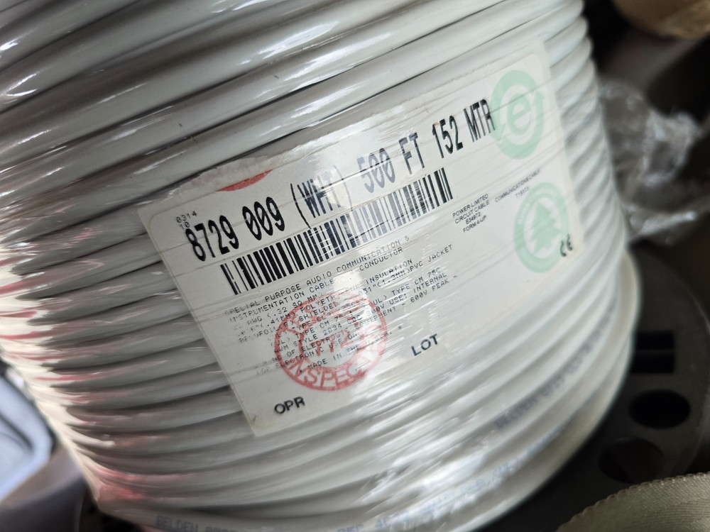BELDEN 8729 White 4 Conductor 22 AWG Shielded Cable w/ Ground 500 FT Spool 500′