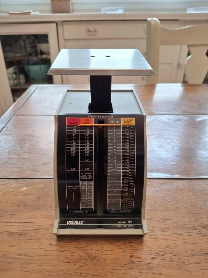 Vintage Pelouze Model X2 Postal Scale 2 Pounds January 1995 Rates