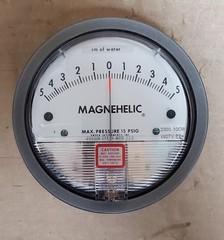 Dwyer Magnehelic 2300-10CM 5-0-5 cm Water