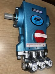 CAT PUMPS Plunger Pump 4 GPM 2200 PSI 1/2″Inlet 3/8″ Discharge Blue/Silver 310