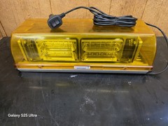 Whelen Responder HD Super-LED amber lightbar