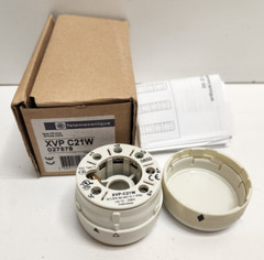NEW IN BOX! TELEMECANIQUE OFF WHITE BASE UNIT XVP-C21W