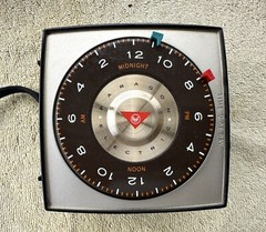 VINTAGE AMF PARAGON HEAVY-DUTY 24 HOUR TIMER MODEL APT15-0