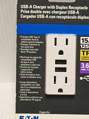 Eaton TR7765 Duplex Receptacle 15A / 125V W/ (2) 3.6A USB-A Charger, White – NEW