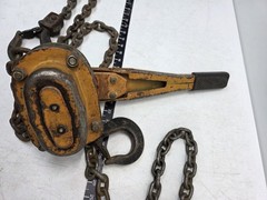 Columbus McKinnon 653 1-1/2ton Lever Chain Hoist Come Along, C&M