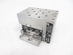 NEWPORT 562-XYZ -RH XYZ LINEAR STAGE ULTRALIGN 0.5″ RIGHT-HANDED 562-XYZ-RH