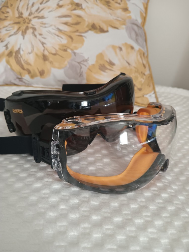 LOT DeWalt CLEAR SMOKE ANTI FOG Protective Over Glasses Safety Goggles ANSI Z87+