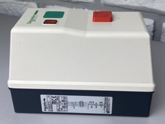 Schneider Electric LE1M35M710 TeSys LE enclosed DOL starter 2.6..3.7A 220V AC #8