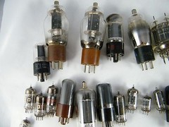 (50) MISCELLANEOUS ELECTRONIC TUBES UNTESTED WITH NO WARRANTY & NO RETURNS AB