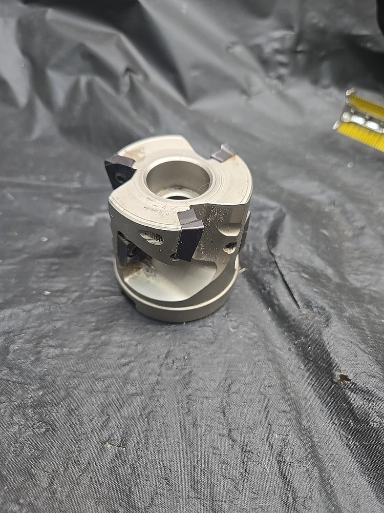 ISCAR 2″ Indexable Face Mill SM D2.00-1.00-1.00-M 1″ Bore 4 Insert Used.