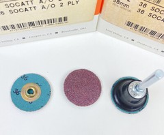 2 Boxes of 100 1 1/2” 36 Grit Quick Change T2 Sanding Disc AO W Holder (OS5)