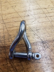 K1610 316 GRADE 5/16″ STAINLESS STEEL TWISTED SHACKLE
