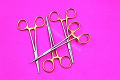NEW 4 PREMIUM GOLD Kelly Hemostat Forceps 5.5″ STRAIGHT Surgical Stainless CE