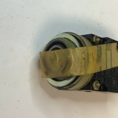 GENERAL ELECTRIC CR104B101 SELECTOR SWITCH 2POS 150V W/O KNOB&RING