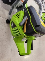 MiniTrencher GeoRipper Trencher 2-Stroke Engine 16-In. [400mm] Max. Depth