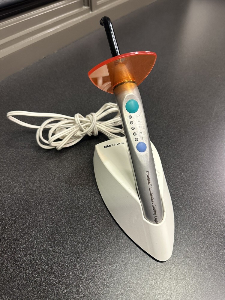 UNITEK 3M ORTHOLUX LED CURING LIGHT With Base And Amber Lens USED No Battery