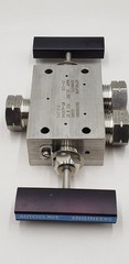 Autoclave Engineers 30VM9075 30,000 psi Stainless Steel Manifold & Needle Valves