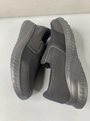 Skechers Mens Work Shoes Sz 11.5 Slip Resistant Memory Foam Slip On Black Mesh