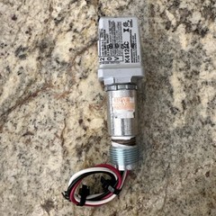 Intermatic K4121C Stem Mount Thermal Photo Control 120V NEW WITHOUT BOX