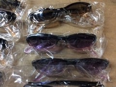 ASSORTED BOX OF SUNGLASSES SUN GLASSES SET OF 12 GLASS COLORED SMALL LENS