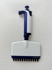 RAININ Pipet-Lite L-200 XLS 20-200uL LTS Multi Adjustable 12-Channel Pipette