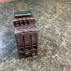NOS Schneider Electric – TESYS LC1D40A Magnetic Contactor, 3 Pole, 220V, 50/60HZ