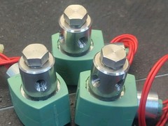 Asco Red Hat 8320G045 3-Way Solenoid Valve 1/8″ NPT 24VAC – NOS