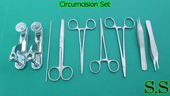 Circumcision Set c/w”2 Gomco” style clamp 1.3cm+1.45cm, s/s & 6 s/s inst DS-833