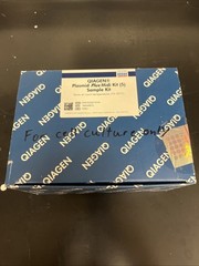 QIAGEN Plasmid Plus Midi Kit Lab Ref. 12941