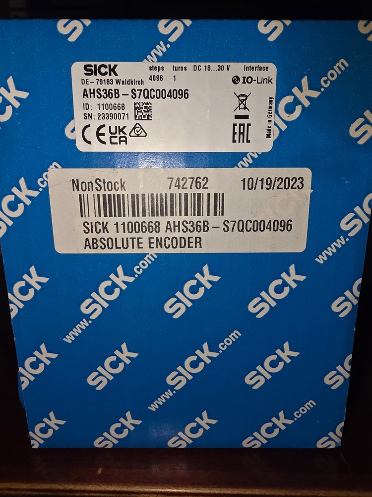 New SICK AHS36B-S7QC004096 IO-Link Absolute Encoder 4096 PPR 3/8″ Shaft